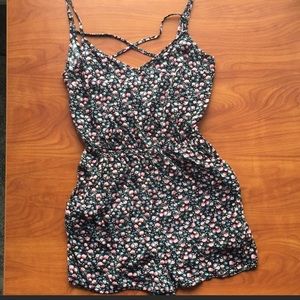 Fun floral romper - pockets!! H&M